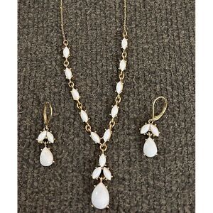 Avon‎ Nina Ricci White Faux Opal Teardrop Gold Tone Necklace Earring Set